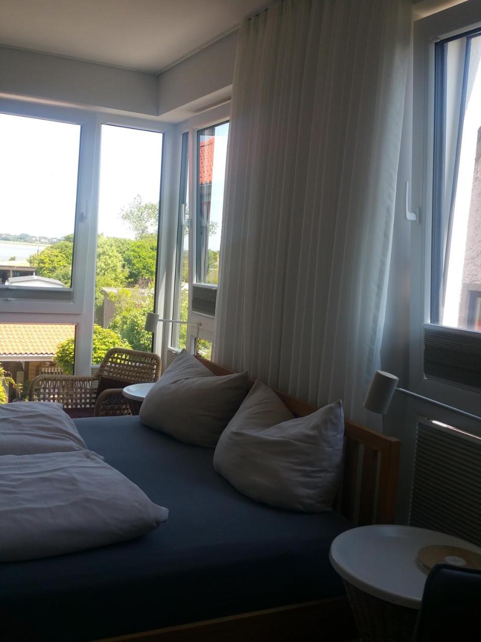 Haus Achtern Diek In Erster Reihe Am Meer Fehmarn Exterior foto